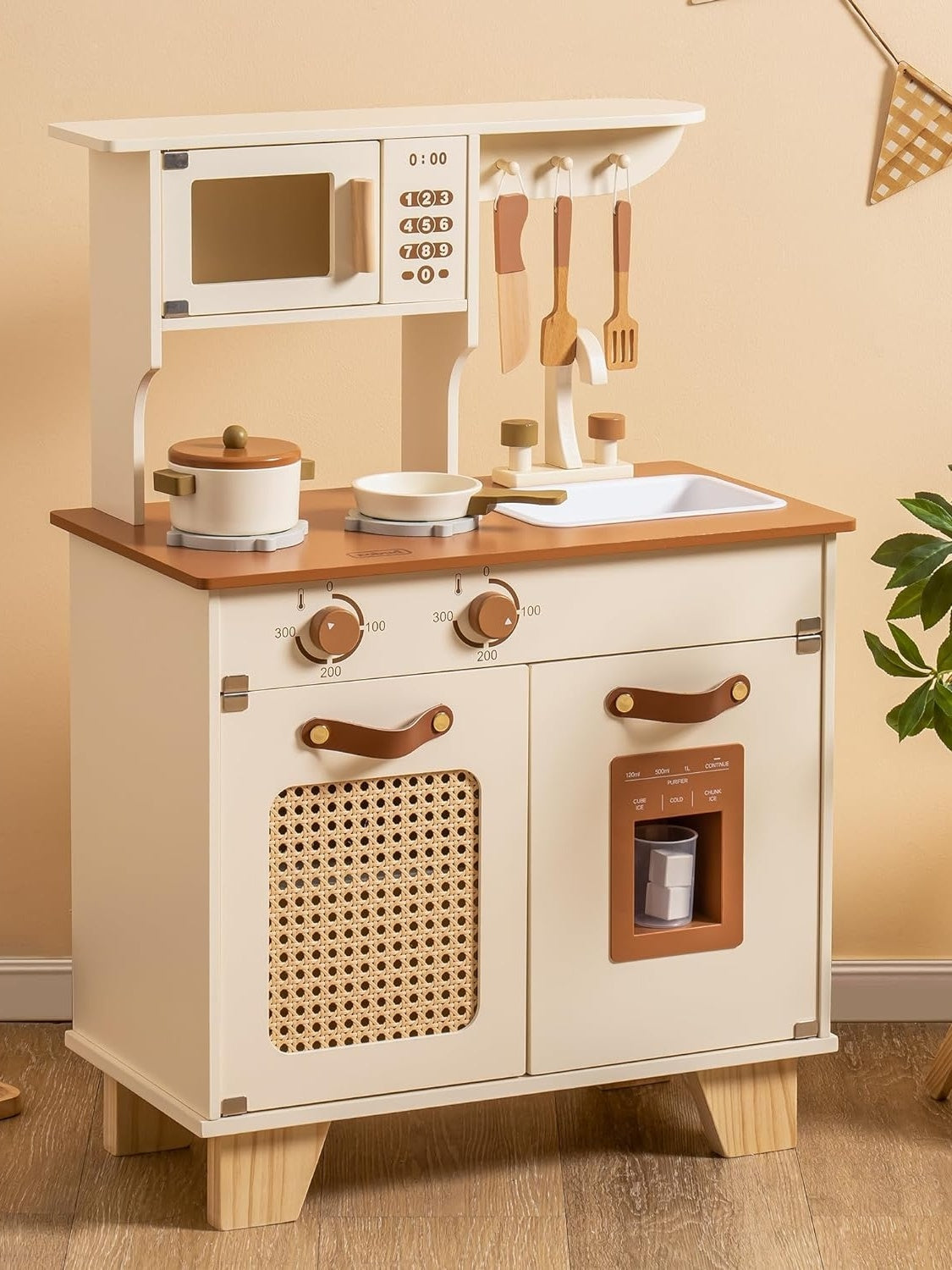 ROBOTIME Wooden Play Kitchen With Pretend Ice Cube Dispenser For Toddler Age 3