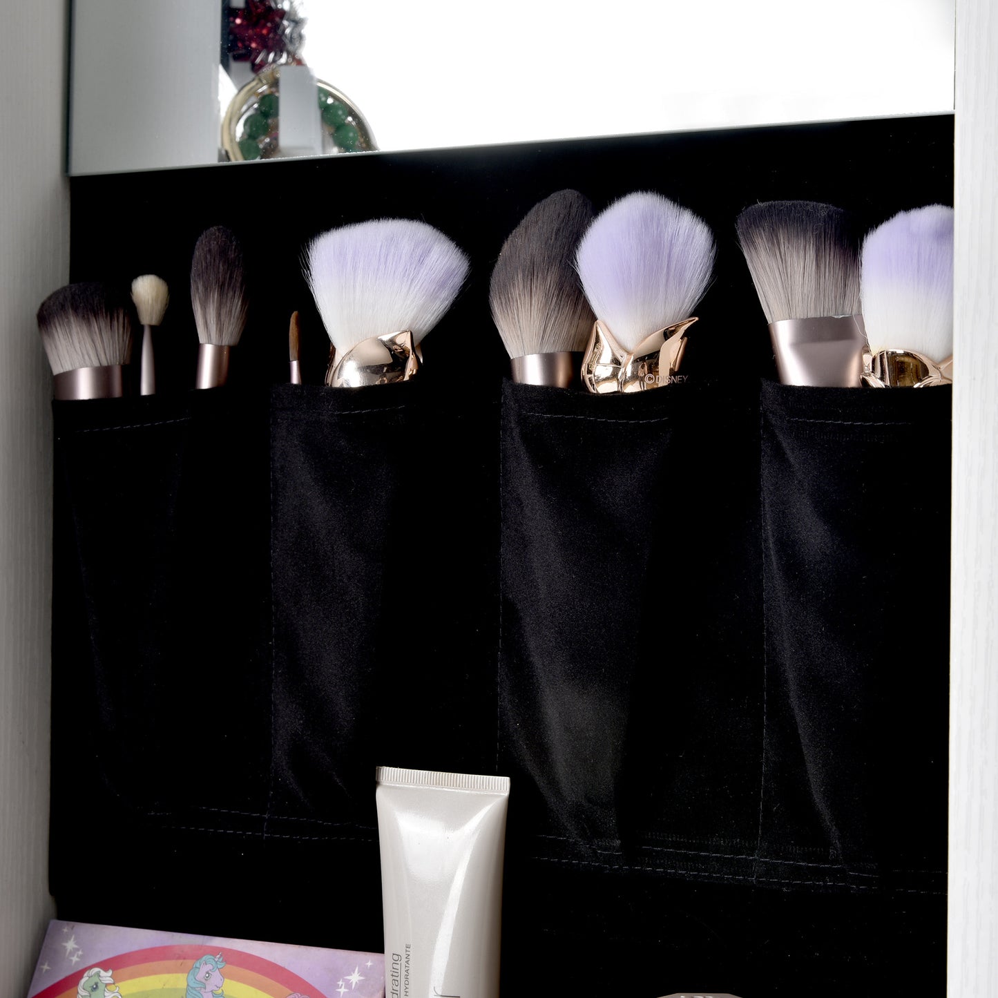 Fashion Simple Jewelry Storage Mirror Cabinet With LED Lights- White_17