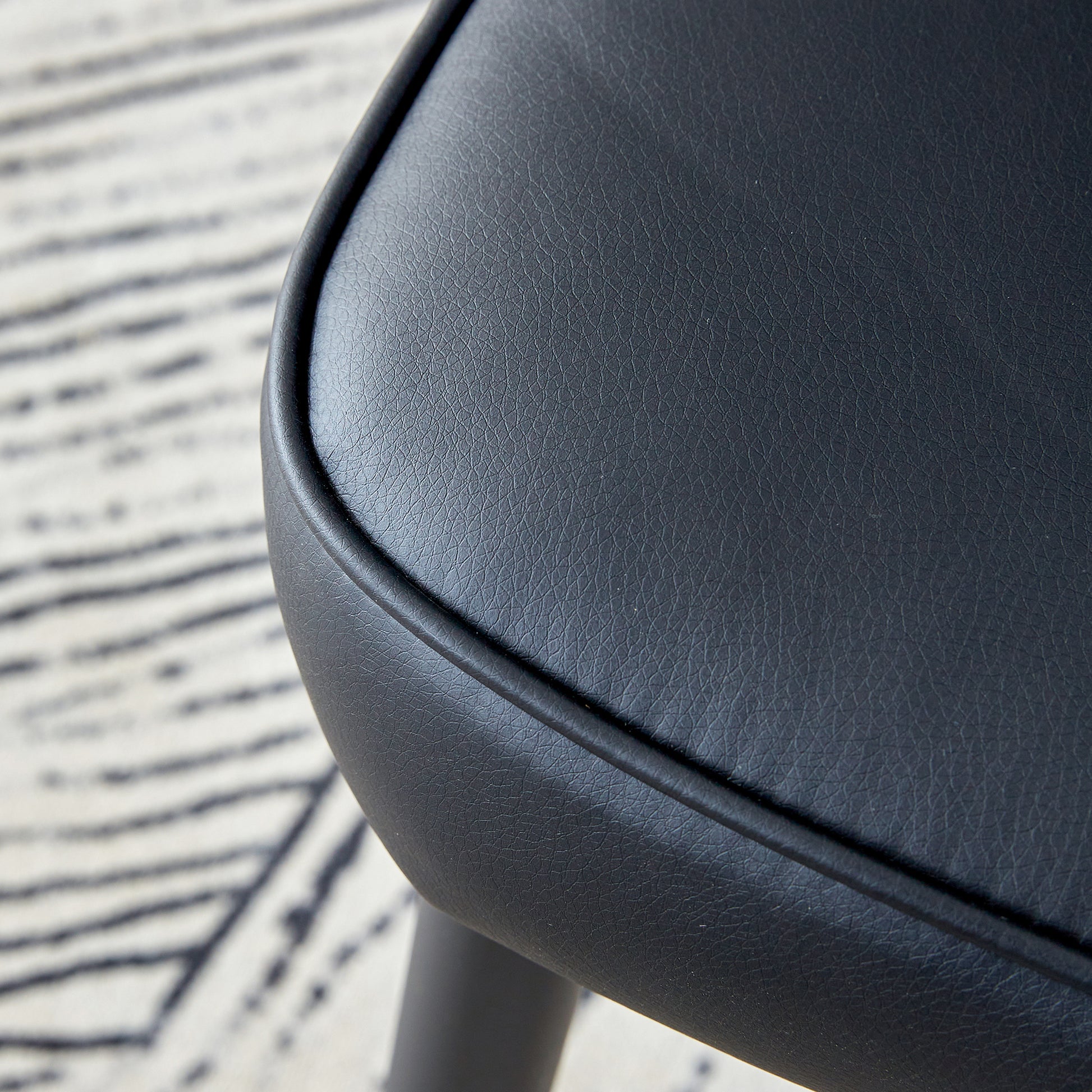 Simple Design PU Leather Upholstered Modern Kitchen Dining Chair- Black_7