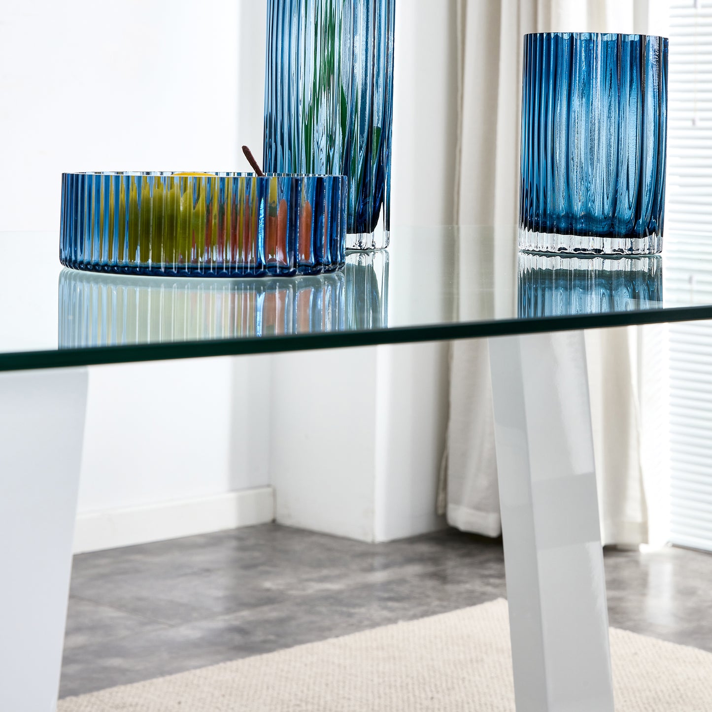 Rectangular Dining  Transparent Tempered Glass Tabletop with White Trapezoid Bracket_10