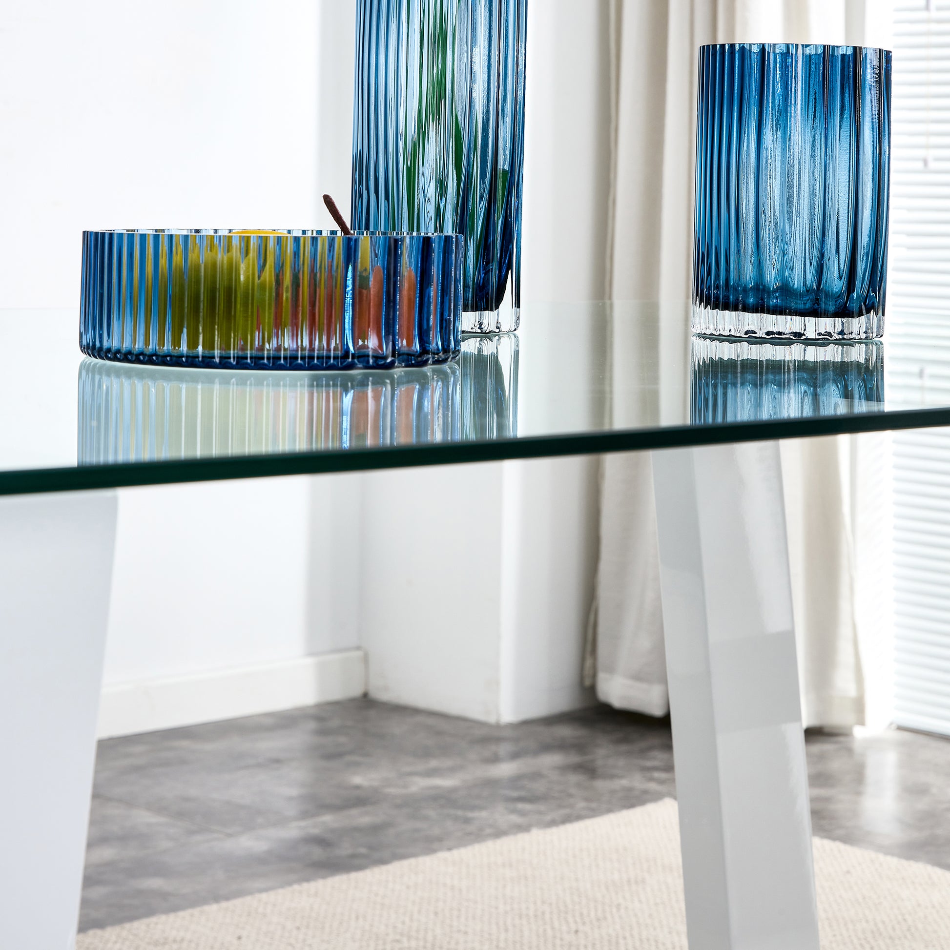 Rectangular Dining  Transparent Tempered Glass Tabletop with White Trapezoid Bracket_10