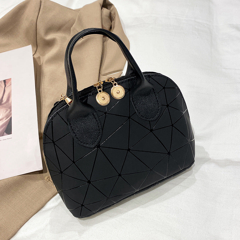 women's simple and fashionable messenger bag handbag