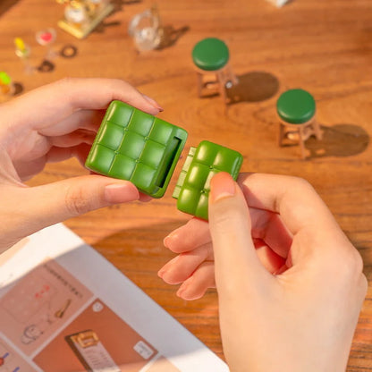 Rolife Leisurely Cheers Bar DIY Plastic Miniature House, Only Supports TK And Independent Website Platforms