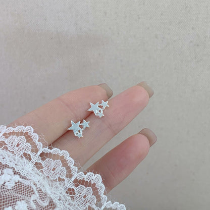 Female student's niche simple design earrings