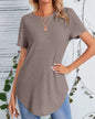 Single-breasted loose-fitting T-shirt with button-down back