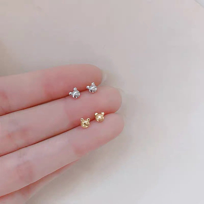 Female student's niche simple design earrings