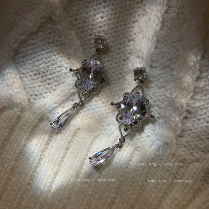 European and American popular diamond-encrusted metal long tassel earrings for women, high-end earrings with niche temperament