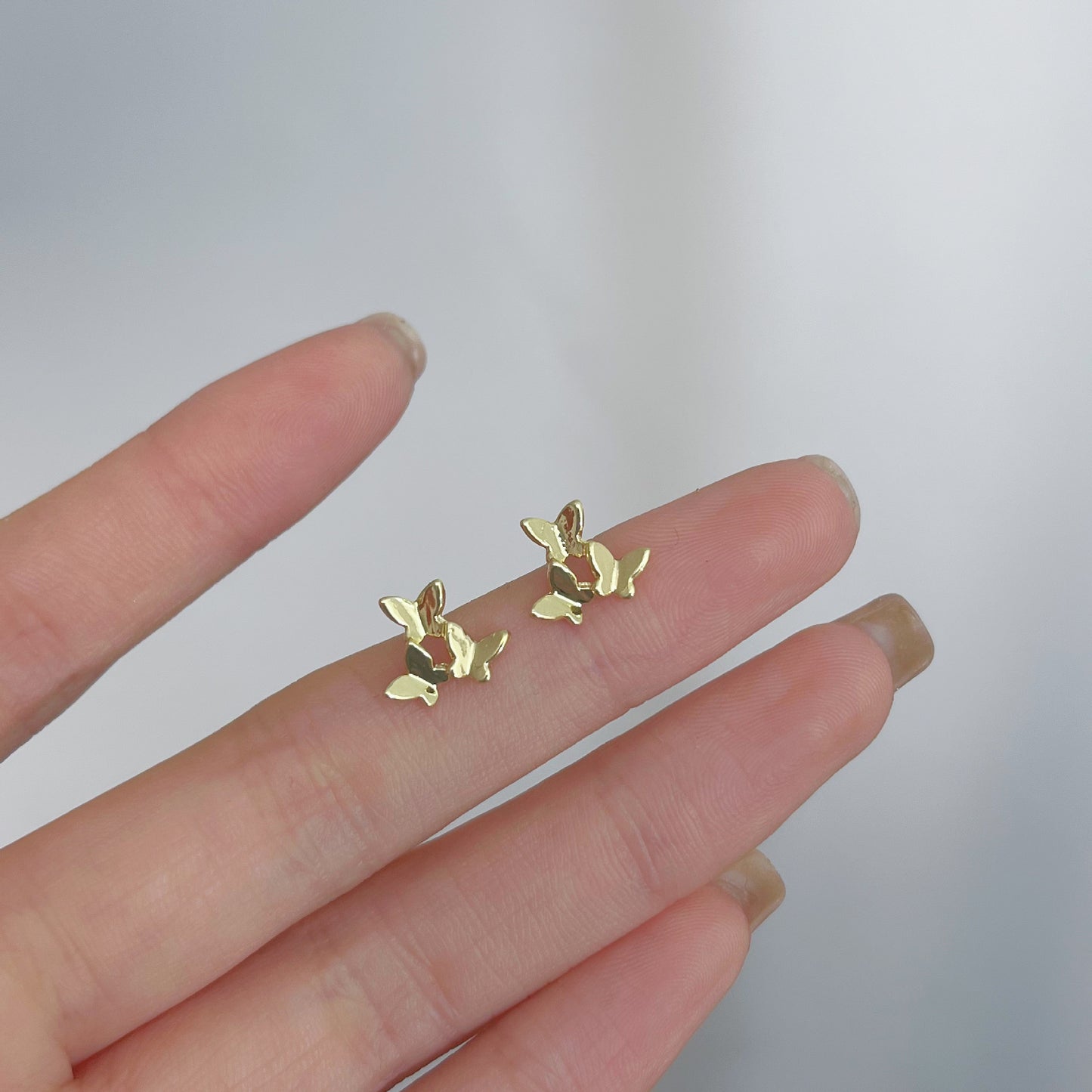 Female student's niche simple design earrings