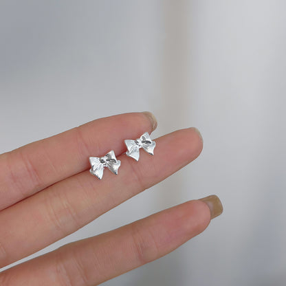 Female student's niche simple design earrings