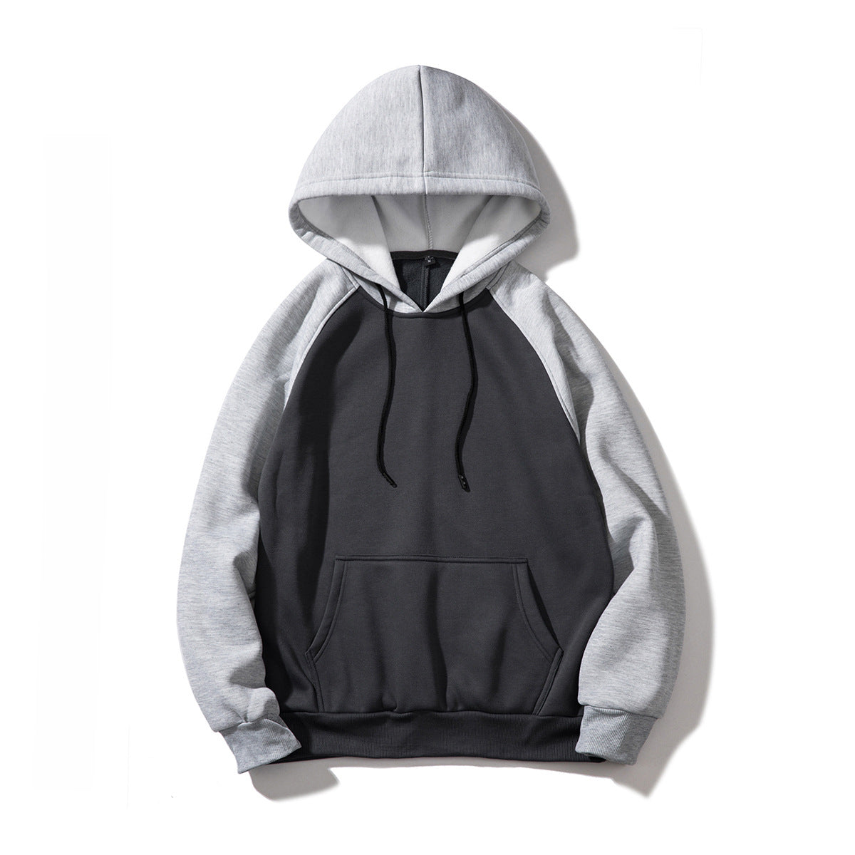Oversized long-sleeved hooded sweatshirt
