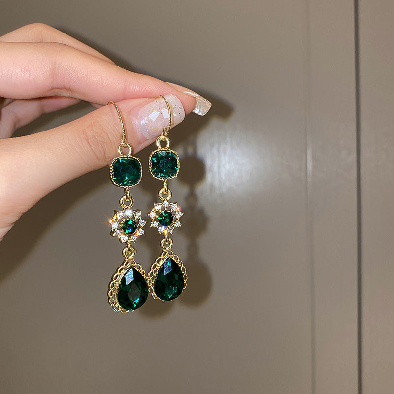 European and American popular diamond-encrusted metal long tassel earrings for women, high-end earrings with niche temperament