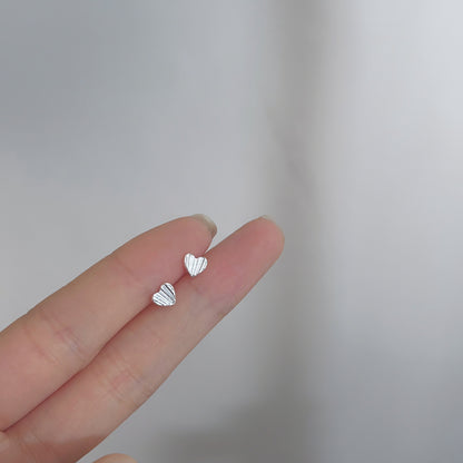 Female student's niche simple design earrings