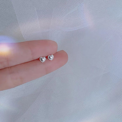 Female student's niche simple design earrings