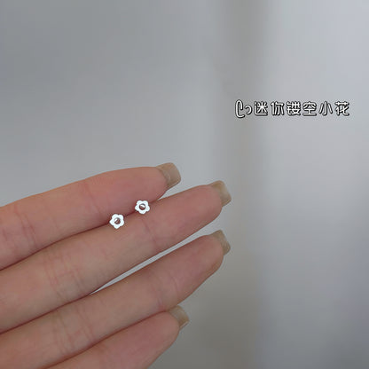 Female student's niche simple design earrings