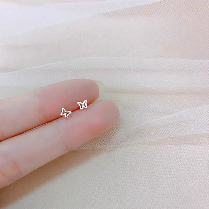 Female student's niche simple design earrings