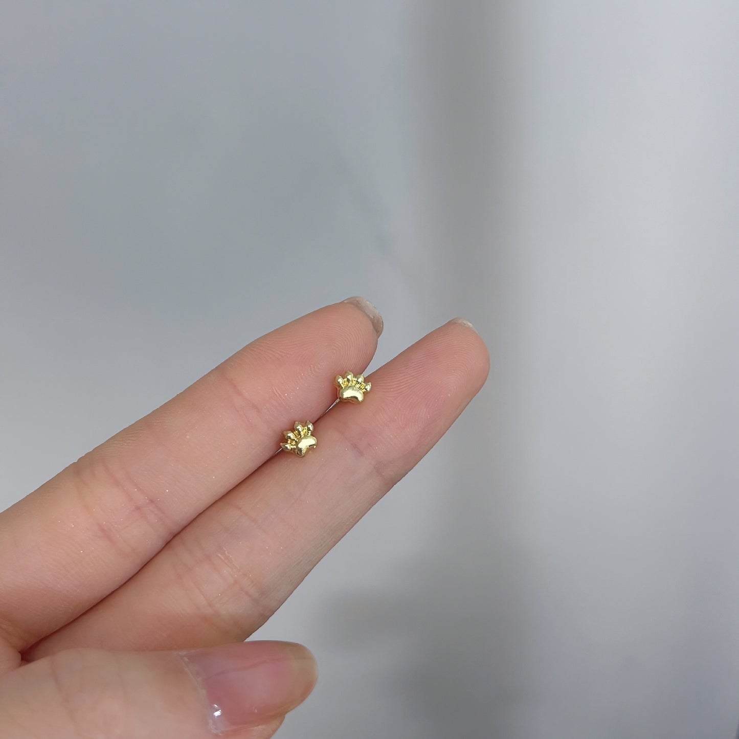 Female student's niche simple design earrings