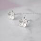 Female student's niche simple design earrings
