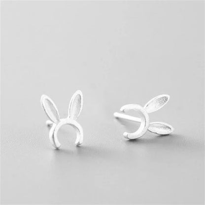 Female student's niche simple design earrings