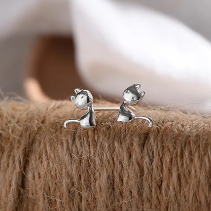 Female student's niche simple design earrings